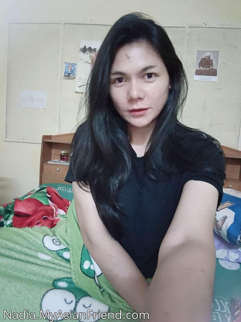 Lazy Day, No Makeup - Nadia